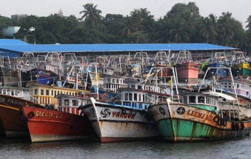 ട്രോ​ളി​ങ്​ നി​രോ​ധ​നം ജൂ​ൺ ഒ​മ്പ​ത്​​ മു​ത​ൽ, ക​ൺ​ട്രോ​ൾ റൂം ​തു​റ​ന്നു
